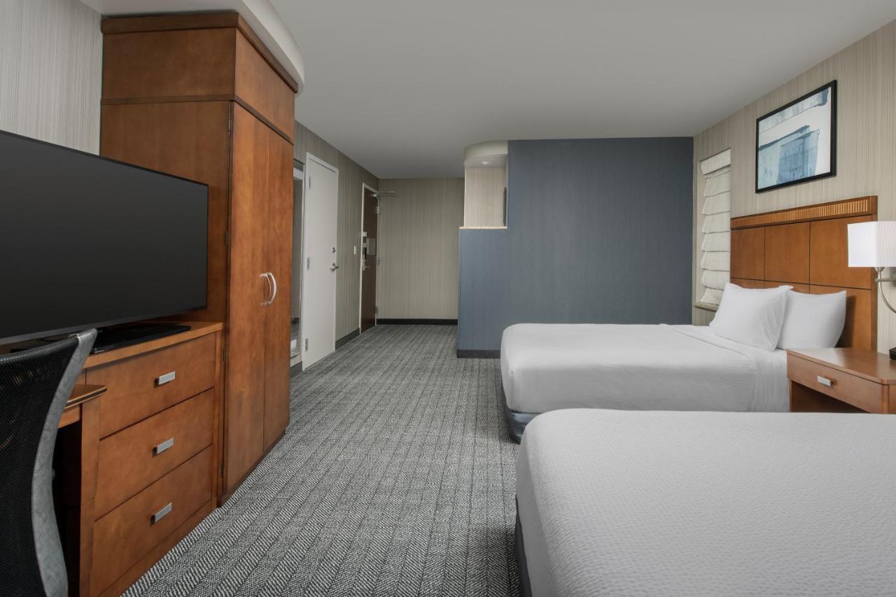 Courtyard By Marriott Seattle Kirkland Hotel Екстериор снимка