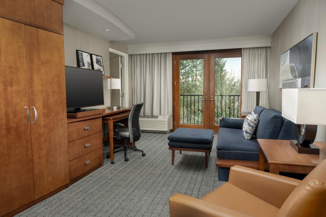 Courtyard By Marriott Seattle Kirkland Hotel Екстериор снимка