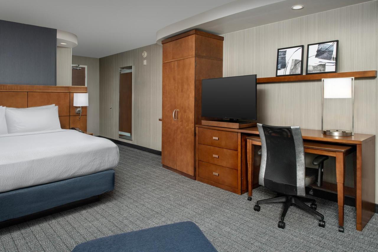 Courtyard By Marriott Seattle Kirkland Hotel Екстериор снимка