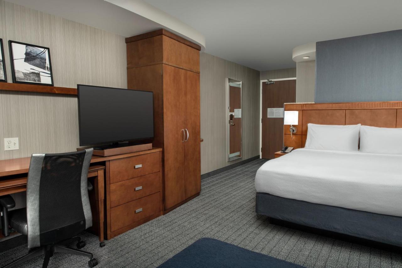 Courtyard By Marriott Seattle Kirkland Hotel Екстериор снимка