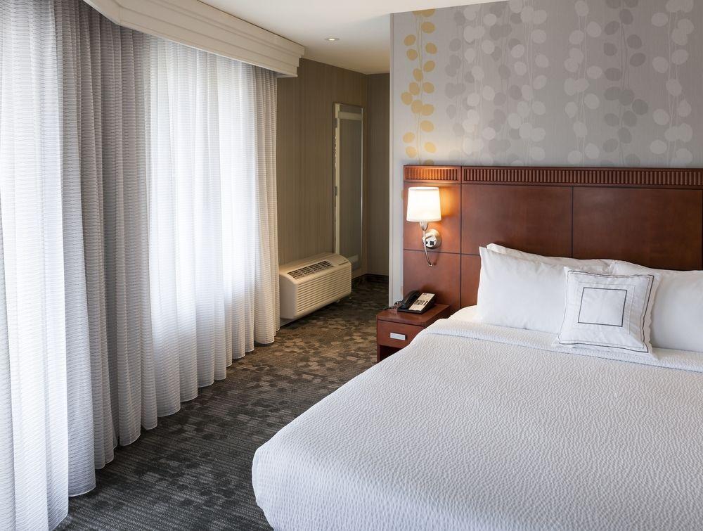 Courtyard By Marriott Seattle Kirkland Hotel Екстериор снимка