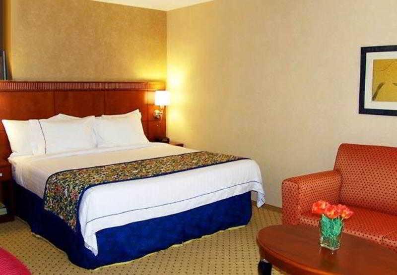 Courtyard By Marriott Seattle Kirkland Hotel Стая снимка