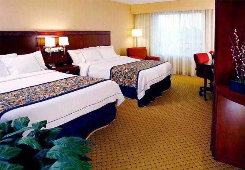 Courtyard By Marriott Seattle Kirkland Hotel Стая снимка